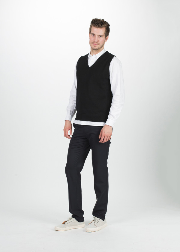 Men's Margaret Howell V-Neck Linen Vest Men's Margaret Howell V-Neck Linen Vest
