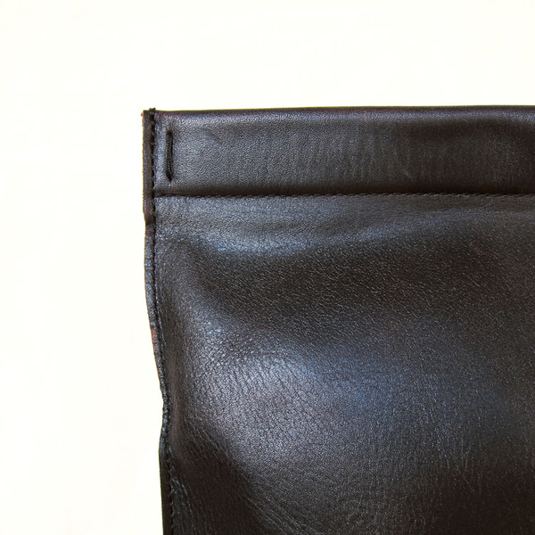 East clutch - brown East clutch - brown