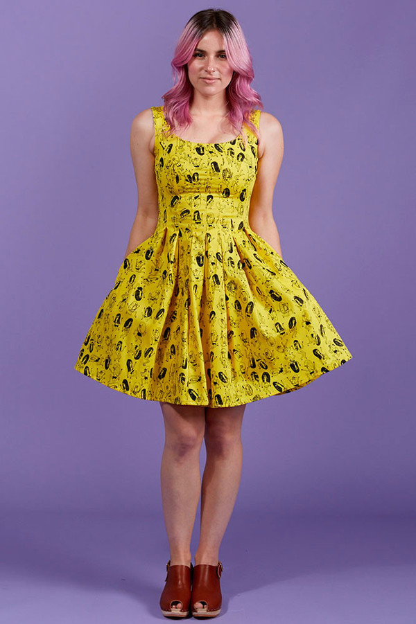 Sweet Pleats Dress in Girls Print - NOOWORKS Sweet Pleats Dress in Girls Print - NOOWORKS