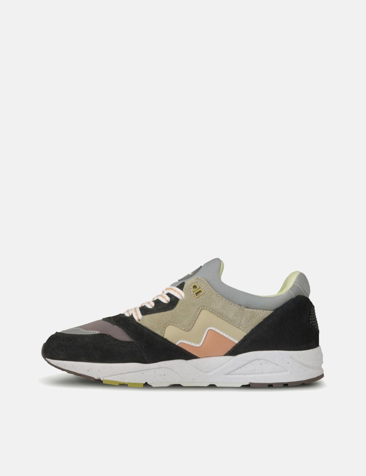 karhu aria jet black taos taupe