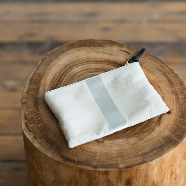 Kempton & Co Small Stripe Pouch White/Silver Kempton & Co Small Stripe Pouch White/Silver