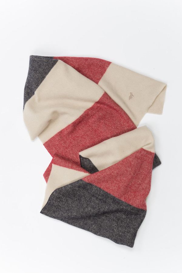 Maison Kitsune Scarf Navy/Red/Cream Maison Kitsune Scarf Navy/Red/Cream