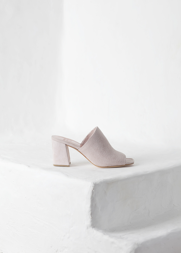 Maryam Nassir Zadeh Penelope Mule Maryam Nassir Zadeh Penelope Mule