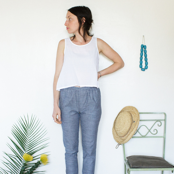 Unknown Basic Short Tank <BR>Lightweight Cotton White Unknown Basic Short Tank <BR>Lightweight Cotton White