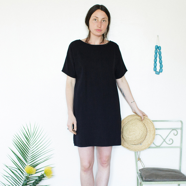 Me & Arrow Sleeve Dress Black Me & Arrow Sleeve Dress Black