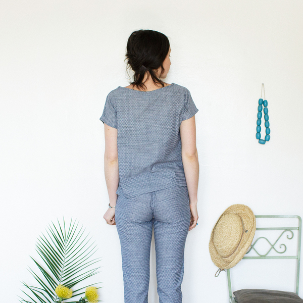 Me & Arrow Basic Tee Dot Chambray Me & Arrow Basic Tee Dot Chambray