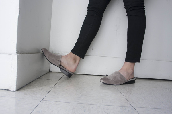 Intentionally Blank TOUCH in GREY SUEDE Intentionally Blank TOUCH in GREY SUEDE