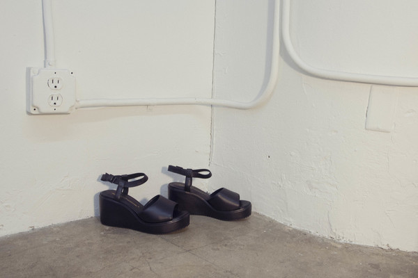 Intentionally Blank TIDAL in BLACK LEATHER Intentionally Blank TIDAL in BLACK LEATHER