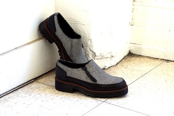 Intentionally Blank FIELD in STINGRAY embossed leather Intentionally Blank FIELD in STINGRAY embossed leather