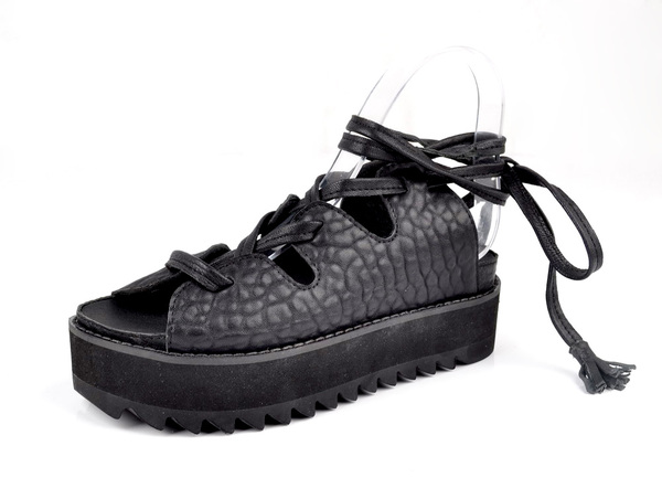 RETROGRADE in BLACK RETROGRADE in BLACK