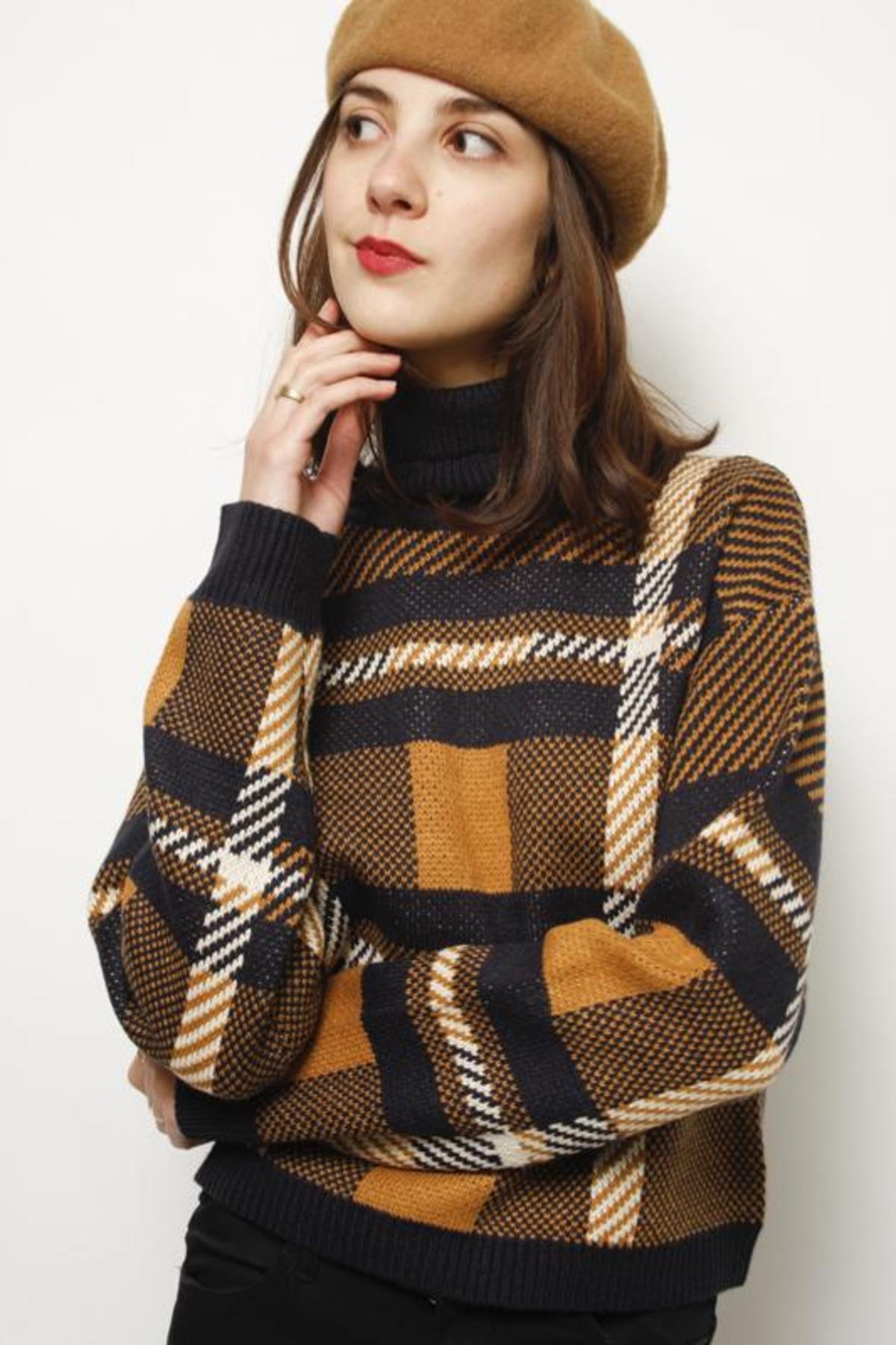 Moodie Cozy Turtleneck Sweater - Plaid 