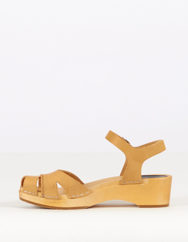 Swedish Hasbeens Suzanne Debutant Clog Nature Swedish Hasbeens Suzanne Debutant Clog Nature