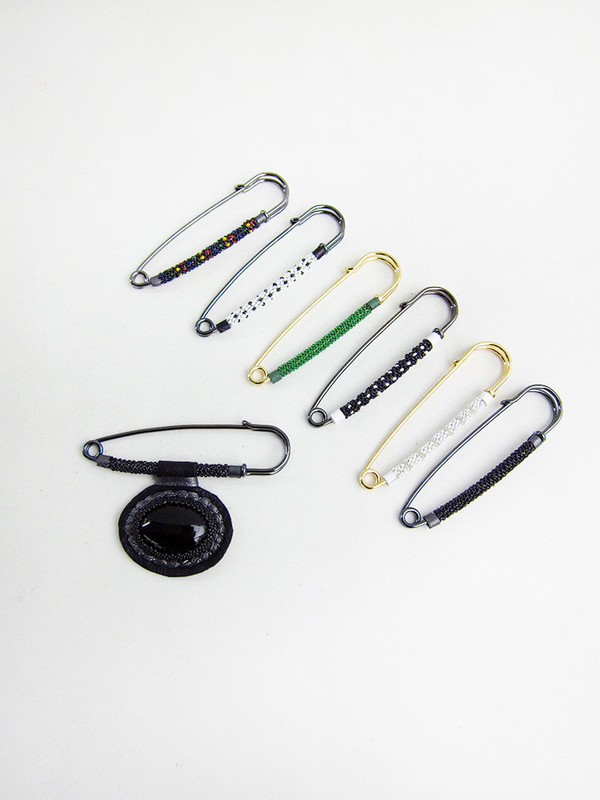 Robin Mollicone Black/White Dot Pin Robin Mollicone Black/White Dot Pin