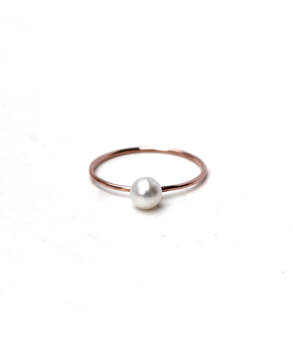 Lumo Tiny Pearl Ring Lumo Tiny Pearl Ring