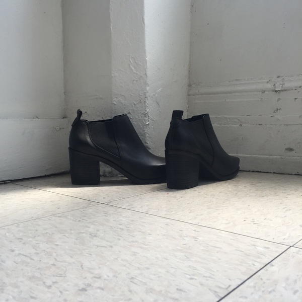 Intentionally Blank HARPER BOOT BLACK LEATHER Intentionally Blank HARPER BOOT BLACK LEATHER