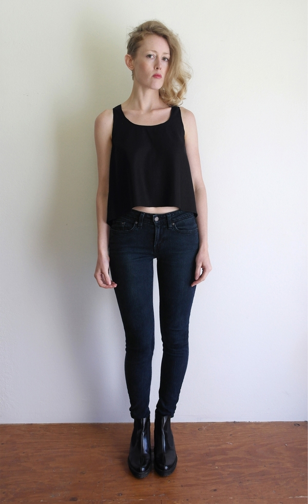 MONOM KATTO CROP TOP MONOM KATTO CROP TOP