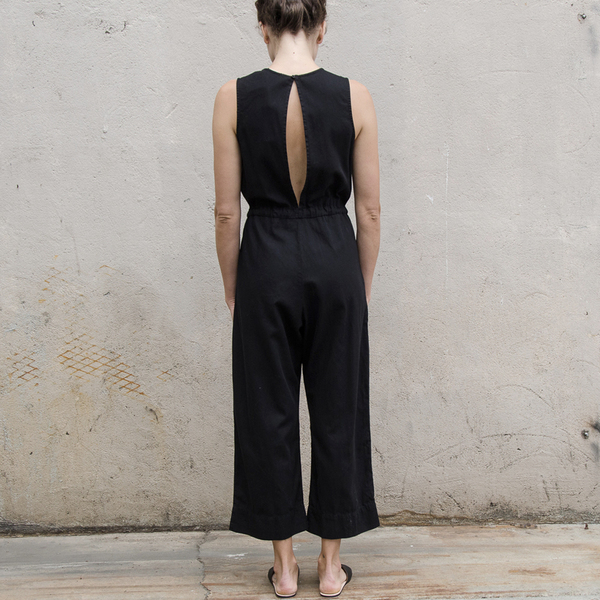 ALI GOLDEN SLIT-BACK JUMPER - DEEP NAVY ALI GOLDEN SLIT-BACK JUMPER - DEEP NAVY