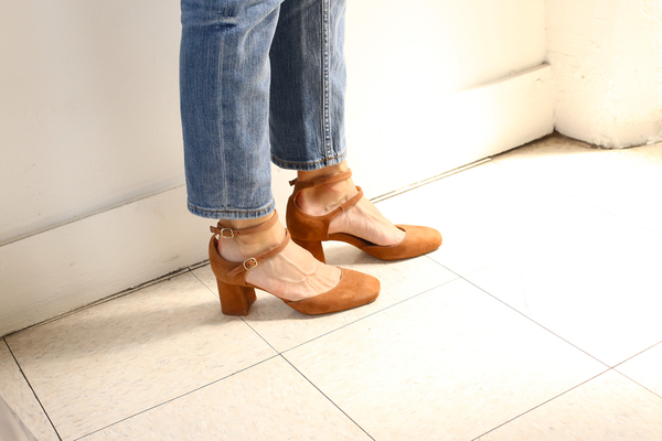 Intentionally Blank HOLLY SUEDE CONGAC Intentionally Blank HOLLY SUEDE CONGAC