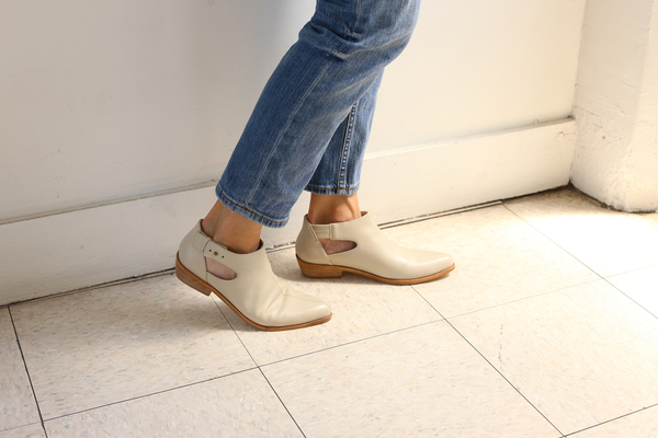 Intentionally Blank FINC BOOTIE BONE LEATHER Intentionally Blank FINC BOOTIE BONE LEATHER
