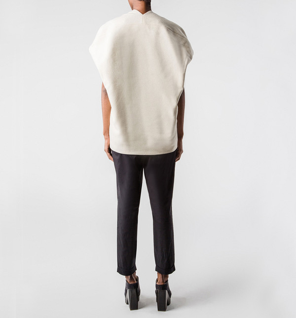H. Fredriksson Round Vest Ivory H. Fredriksson Round Vest Ivory