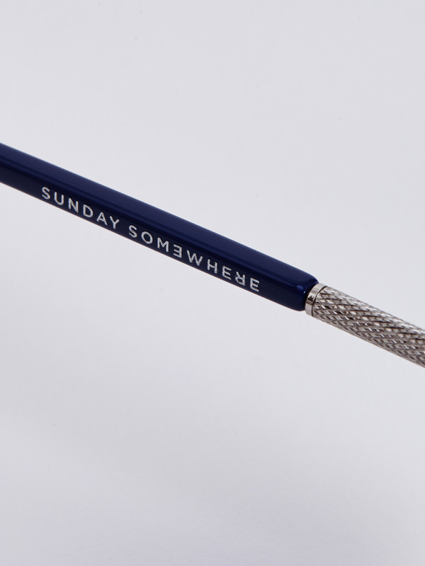 SUNDAY SOMEWHERE YETTI SUNGLASSES / NAVY SUNDAY SOMEWHERE YETTI SUNGLASSES / NAVY