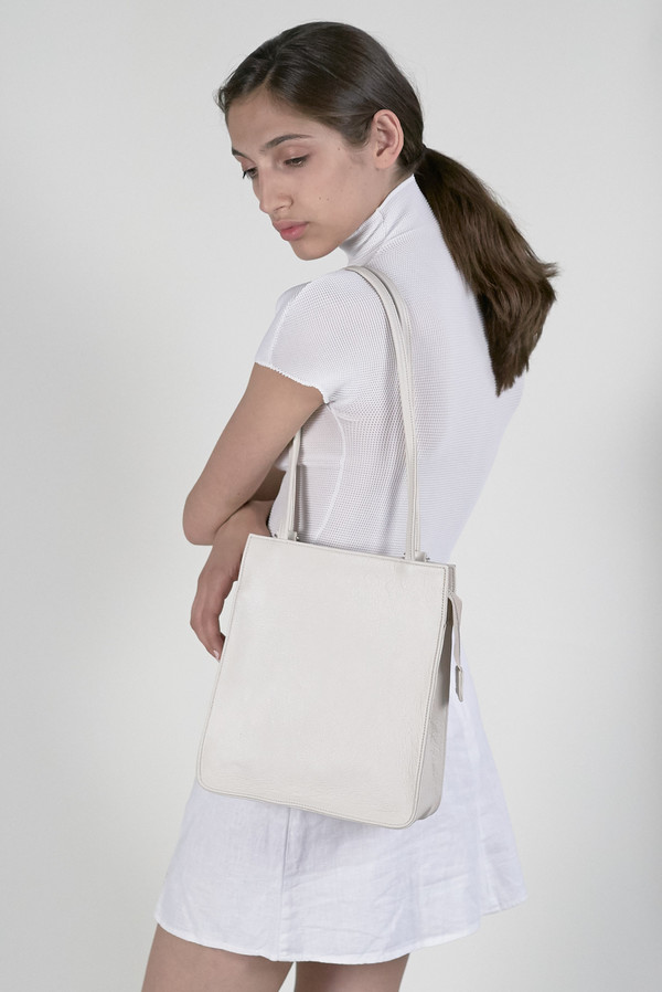 Clyde Best Bag in Stone Leather Clyde Best Bag in Stone Leather