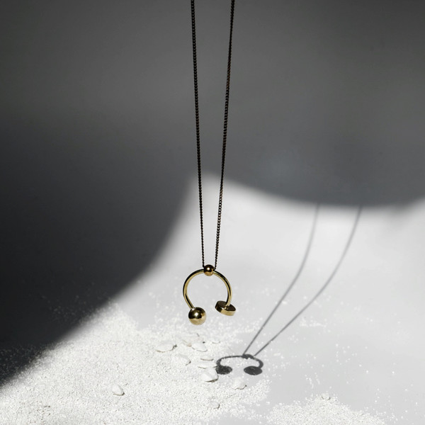 7115 by Szeki Disc + Sphere U Necklace J16 7115 by Szeki Disc + Sphere U Necklace J16