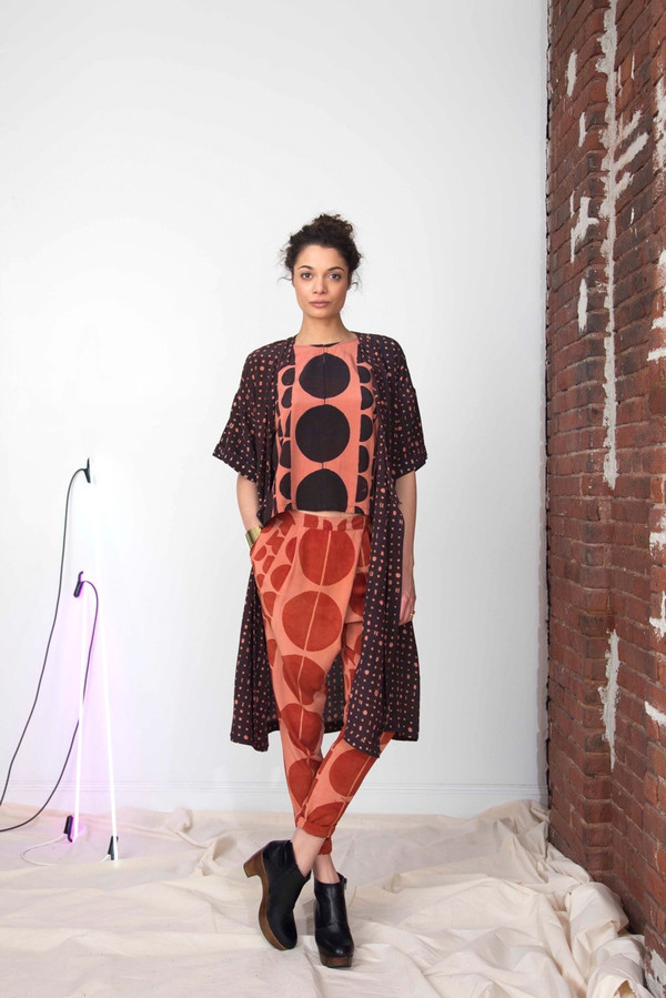 Seek Collective Sample Sale / Robe, black portals print Seek Collective Sample Sale / Robe, black portals print