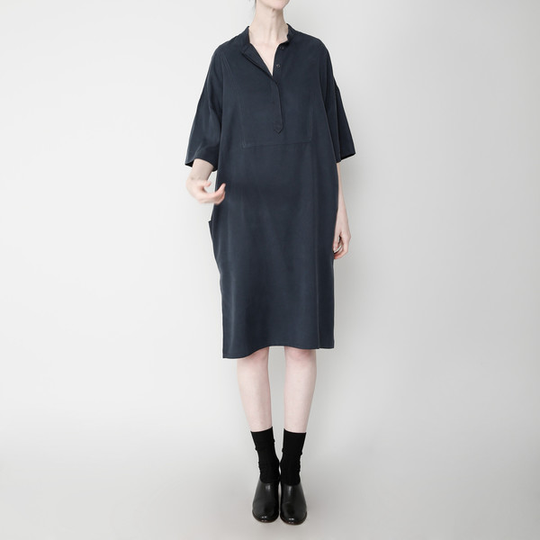 7115 by Szeki Mandarin Cocoon Midi - Navy FW16 7115 by Szeki Mandarin Cocoon Midi - Navy FW16