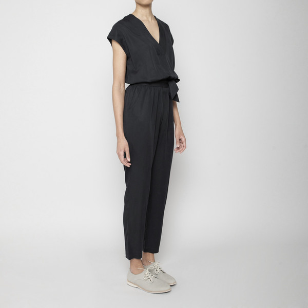 7115 by Szeki V-Neck Jumpsuit- Black FW16 7115 by Szeki V-Neck Jumpsuit- Black FW16