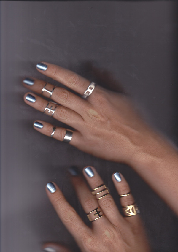 ALYNNE LAVIGNE - Cross Line Ring ALYNNE LAVIGNE - Cross Line Ring