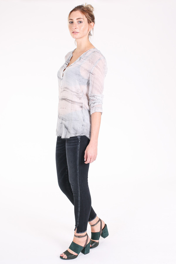Raquel Allegra Henley blouse in grey Raquel Allegra Henley blouse in grey