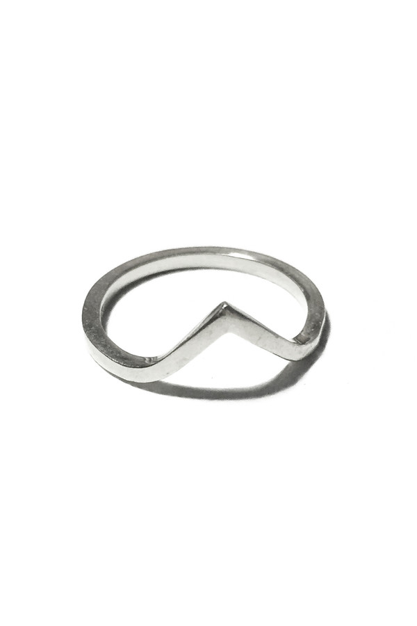 Emily Triplett Vee ring in silver Emily Triplett Vee ring in silver