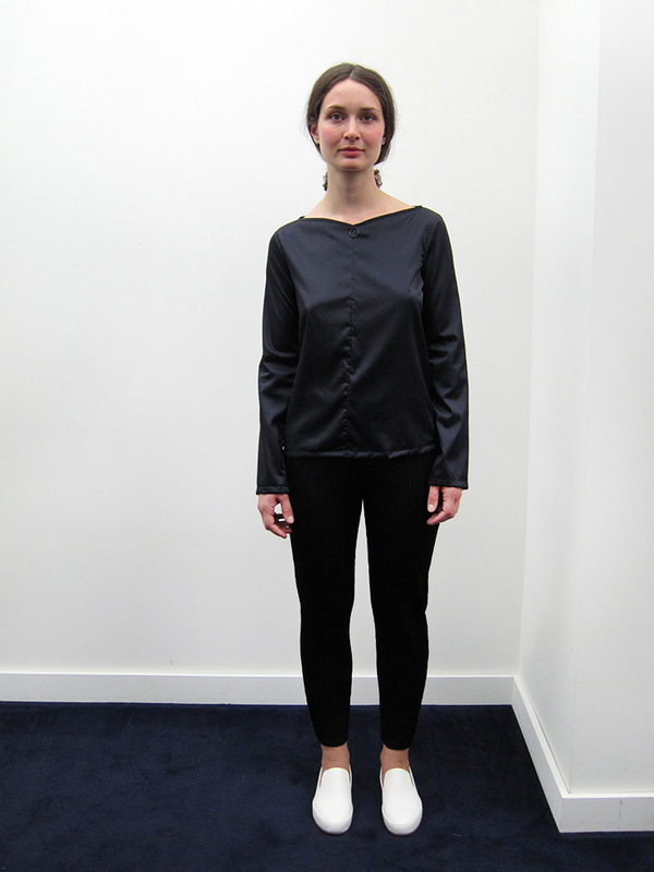Kahle High V-Neck L/S Tee Kahle High V-Neck L/S Tee