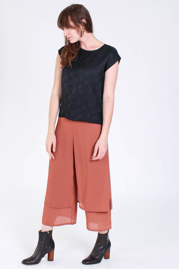 Svilu Base top in black Svilu Base top in black