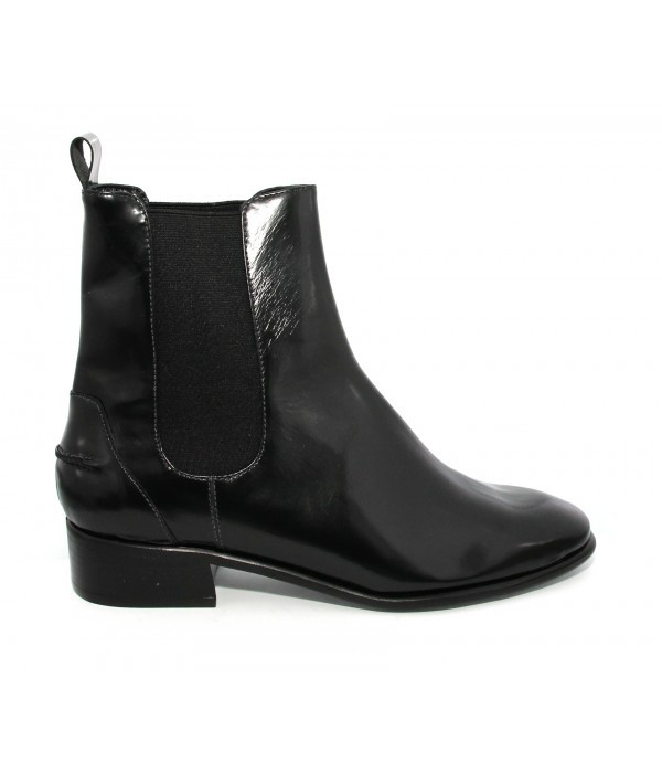 RACHEL COMEY THORA RACHEL COMEY THORA