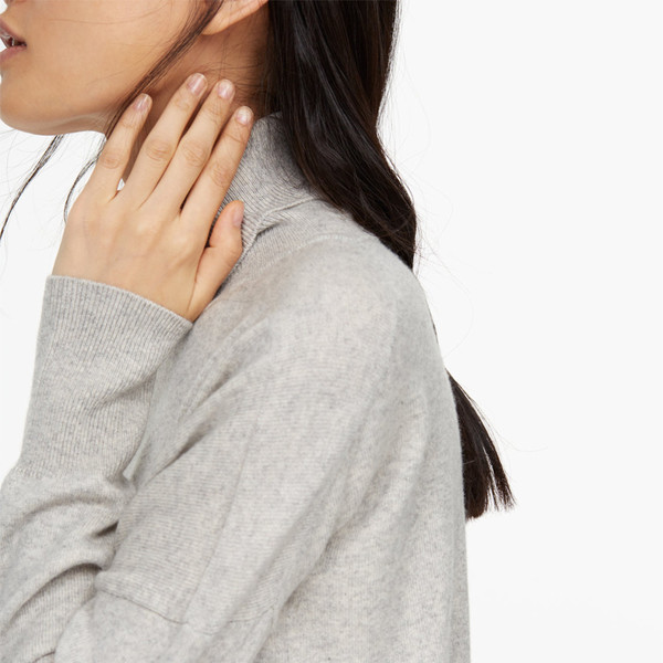 closed turtleneck closed turtleneck