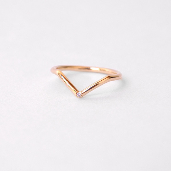 Mociun Mini Peak Band with White Diamond Mociun Mini Peak Band with White Diamond