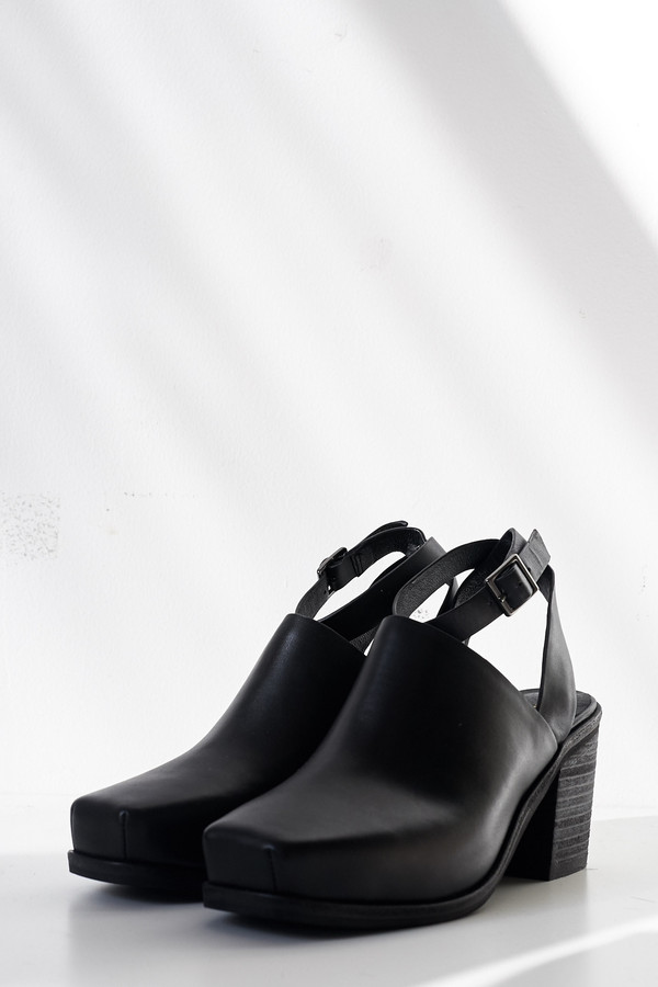 Intentionally Blank Leather Picnic Heel - Black Intentionally Blank Leather Picnic Heel - Black