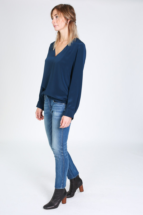 Vincetta V-neck Blouse in Navy Vincetta V-neck Blouse in Navy