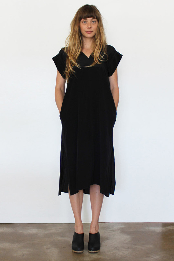 esby banks silk kimono dress in black esby banks silk kimono dress in black