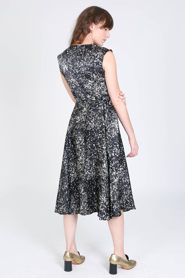 No.6 Store V neck dress in black/white spray No.6 Store V neck dress in black/white spray