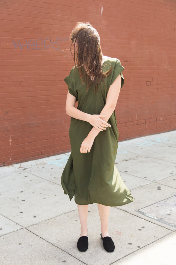 esby banks silk kimono dress in olive esby banks silk kimono dress in olive