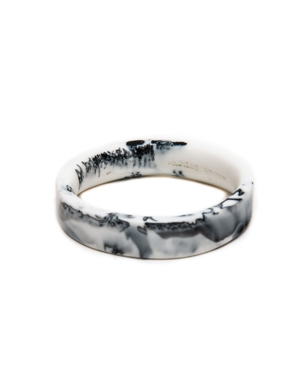 Dinosaur Designs Medium Bones Bangle in Black & Snow Swirl Dinosaur Designs Medium Bones Bangle in Black & Snow Swirl