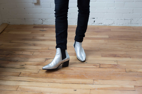 L'Intervalle Gaga Chelsea Boots (Silver) L'Intervalle Gaga Chelsea Boots (Silver)
