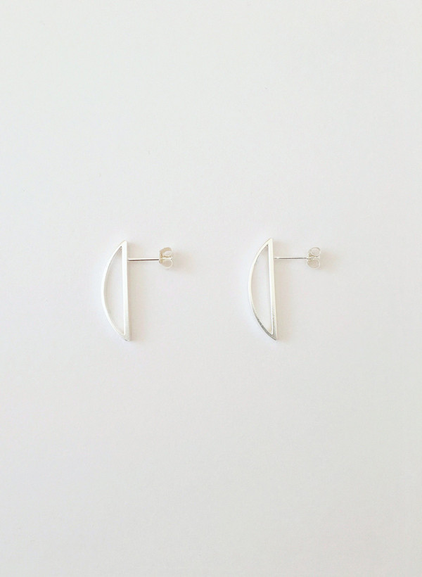Mute Object Half Circle Stud Earrings Mute Object Half Circle Stud Earrings