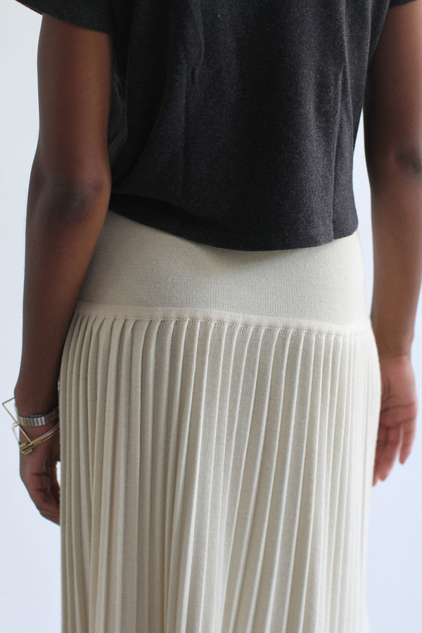 SomeLikeUs Vintage Cream Dropwaist Knife Pleated Skirt SomeLikeUs Vintage Cream Dropwaist Knife Pleated Skirt