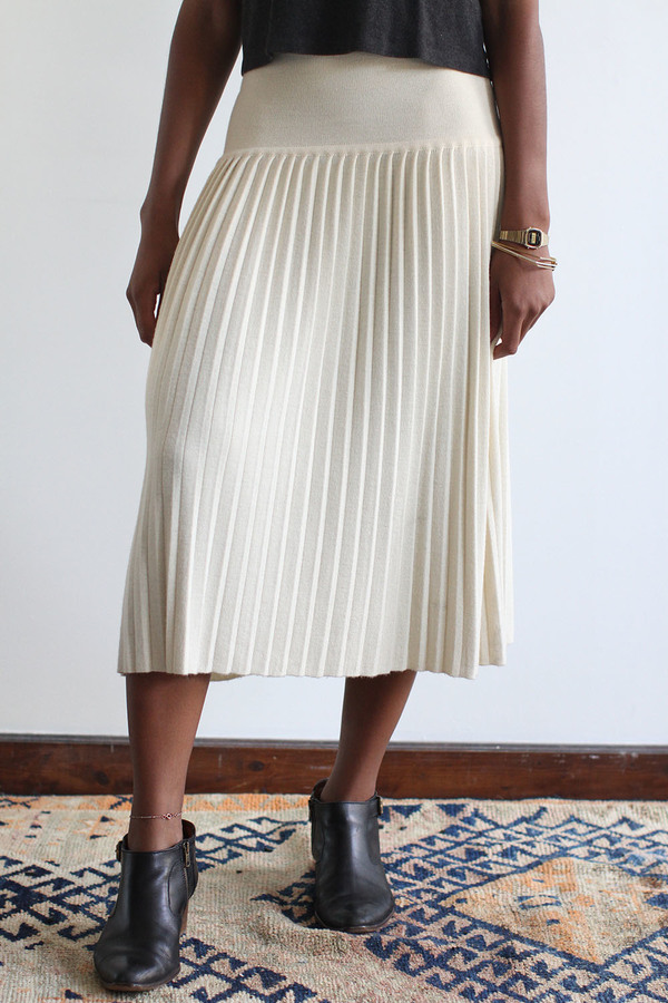 SomeLikeUs Vintage Cream Dropwaist Knife Pleated Skirt SomeLikeUs Vintage Cream Dropwaist Knife Pleated Skirt