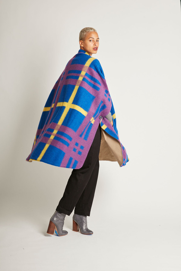 Kurt Lyle Berlyn Cape in Oslo Plaid Kurt Lyle Berlyn Cape in Oslo Plaid
