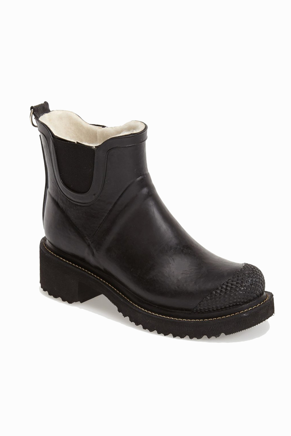 ILSE JACOBSEN Hornbaek 'RUB 47' Short Rain Boot- Black ILSE JACOBSEN Hornbaek 'RUB 47' Short Rain Boot- Black